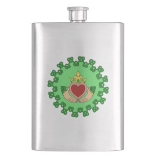 Petaca Claddagh y Green Knotwork