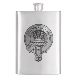 Petaca Clan Ferguson Escudo y Vestido Tartán