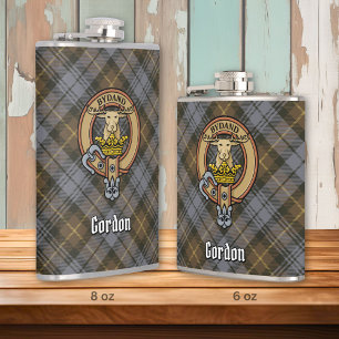 Petaca Clan Gordon Escudo sobre el tartán erosionado