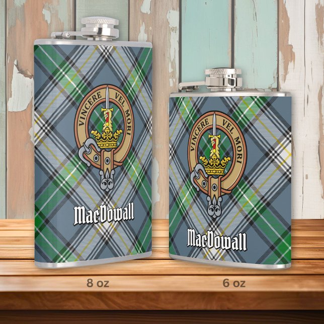 Petaca Clan MacDowall Escudo sobre Tartán (Subido por el creador)