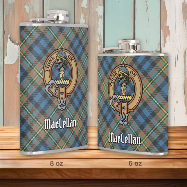 Petaca Crest de Clan MacLellan sobre antiguo tartán (Subido por el creador)