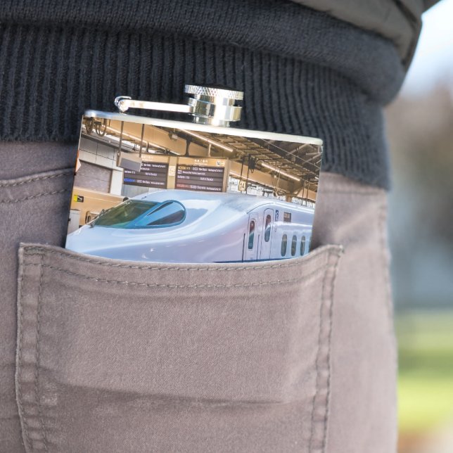 Petaca Dos Shinkansen en la estación de Tokio (In Situ)