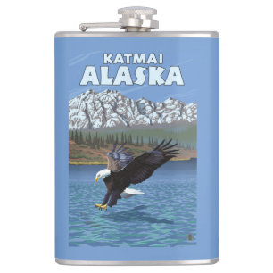 Petaca Eagle calvo que se zambulle - Katmai, Alaska