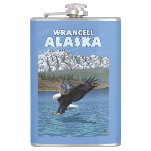 Petaca Eagle calvo que se zambulle - Wrangell, Alaska