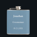 Petaca Elegante matraz Groomsman personalizada Dusty Blue<br><div class="desc">Elegante Dusty Blue Personalized Groomsman Flask, por favor personalizar el nombre y la fecha del boda, utilizando la plantilla de personalización en línea antes de realizar el pedido. El matraz puede ser personalizado para otros roles de boda como Best Man si lo desea, cambiando el texto correspondiente antes de ordenar....</div>