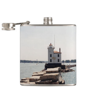 Petaca Faro del lago Erie