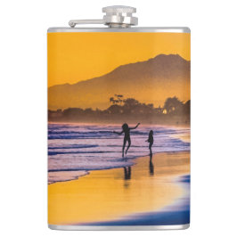 Petaca Feliz baile de playa al atardecer