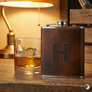 Petaca Frasco de cuero marrón personalizado con monograma