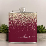Petaca Girly Monograma Glam Purpurina de oro de Borgoña<br><div class="desc">Nombre del Monograma del Purpurina de espuma de oro y borgoña y matraz del Fiesta inicial. Esto hace que el dulce perfecto cumpleaños 16,  boda,  ducha de novia,  aniversario,  ducha de bebé o fiesta de soltera sea regalo para alguien que ama el lujo glam y los estilos de moda.</div>