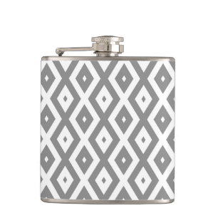 Petaca Grey and white diamond pattern