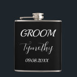 Petaca Groom Black Elegant Simple Gifts Boda<br><div class="desc">Cama de salón moderno,  elegante,  masculino,  negro y blanco. Perfecto para favores de boda. Puede personalizarlo con su nombre y fecha.</div>