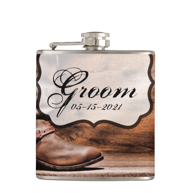 Petaca Groom Whiskey Flask Cowboy Boots Barn Wood Rustic (Anverso)