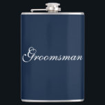 Petaca Groomsman Flask<br><div class="desc">El matamoscas se muestra en azul marino y blanco. Personalizar este artículo o compra tal cual.</div>