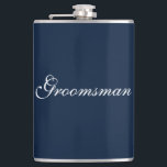 Petaca Groomsman Flask<br><div class="desc">El matamoscas se muestra en azul marino y blanco. Personalizar este artículo o compra tal cual.</div>