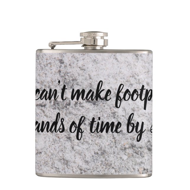 Petaca Huellas en la máscara de arena (Anverso)