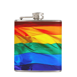 Petaca La bandera del orgullo gay de SlipperyJoe's ondean
