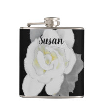 La preciosa gardenia blanca flor en negro