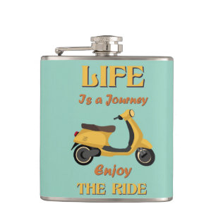 Petaca La vida es una máscara de viaje