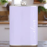 Petaca Lavender Purple Modern Script Girly Monograma Nomb<br><div class="desc">Nombre de monograma morado de lavanda y matraz de Fiesta inicial. Esto hace que el dulce perfecto cumpleaños 16,  boda,  ducha de novia,  aniversario,  ducha de bebé o fiesta de soltera sea regalo para alguien que ama el lujo glam y los estilos de moda.</div>