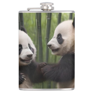 Petaca Maravillas caprichosas: Los bebés pandas juegan en