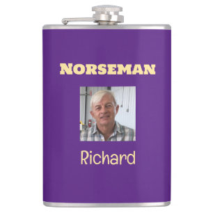 Petaca Matraz fotográfico Personalizado Norseman morado y