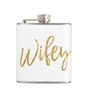 Petaca Matraz Wifey con tipografía de Relieve metalizado 