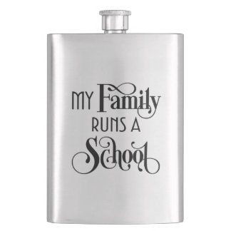 Petaca Mi familia dirige una escuela Remor Academy HWFWM
