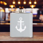 Petaca Monograma Gris y Ancla Blanca<br><div class="desc">Diseño náutico moderno y de moda.</div>