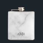 Petaca Monograma Personalizado Clásico<br><div class="desc">El diseño clásico presenta un monograma de tres letras personalizado en gris con estilo de letra serif clásico sobre un fondo de mármol blanco. Es perfecto como regalo de vacaciones, regalo para el día del padre y para cualquier ocasión especial. Tenga en cuenta: los detalles de mármol son simulados en...</div>