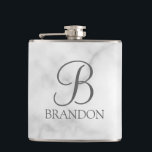 Petaca Monograma y nombre personalizados en escritura sob<br><div class="desc">Regalo de monograma y nombre personalizados con monograma personalizado en estilo de letra script clásico gris y nombre en estilo de letra serif clásico gris sobre fondo de mármol blanco. Perfecto como regalo de vacaciones, regalo del día del padre, favores de reunión familiar, regalo de agradecimiento para los padrinos y...</div>