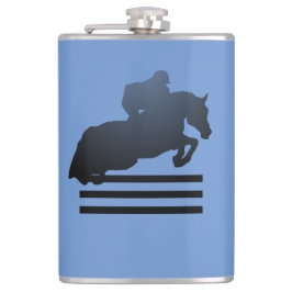 Petaca Mostrar saltador limpiando un obstáculo.