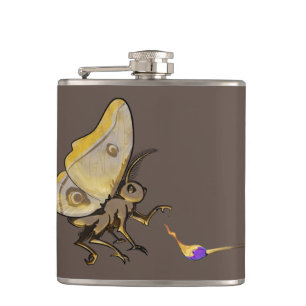 Petaca Moth a una llama