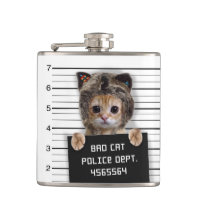 Niño malo del gato lindo