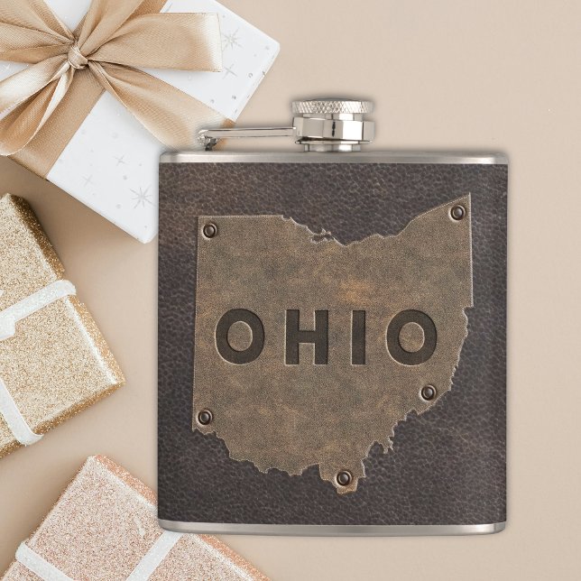 Petaca Ohio Faux Leather Monogramado (A masculine Ohio state map outline in faux leather makes this flask a perfect gift for groomsmen.)