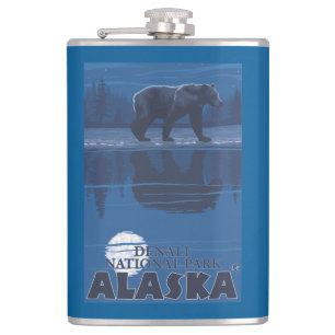 Petaca Oso en claro de luna - parque nacional de Denali,