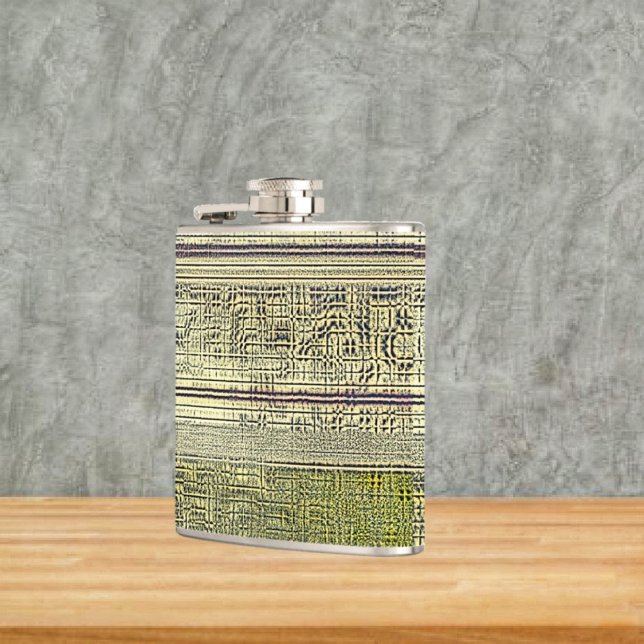 Petaca Paneles dorados (The unusual patterns in this Golden Panes Hip Flask design, exude elegance, and style!)