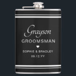 Petaca Partido de Boda Personalizada Personalizado Grooms<br><div class="desc">La máscara de la fiesta de la boda del Personalizado Groomsman incluye el nombre del novio con los nombres de la pareja nupcial y la fecha del boda acentuada con un pequeño corazón de amor. Personalizado hecho para el groomsman. Diseñado por ©2024 Evco Studio www.zazzle.com/store/evcostudio</div>