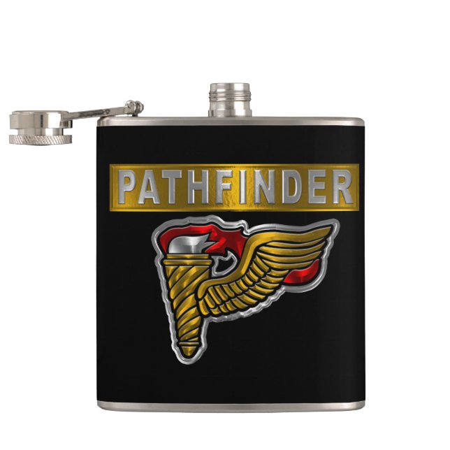 Petaca Pathfinder Badge- “Pathfinder” Flask (Abierto)