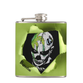 Petaca Payaso embrujado mostrado a través de un agujero d