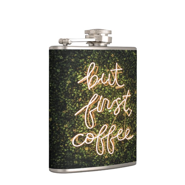 Petaca Pero Primer Café, Neon Ilustra Cita Diciendo (Derecha)