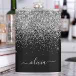 Petaca Personalizado de Purpurina negro plateado Monogram<br><div class="desc">El Purpurina de la espuma plateada y negra se cepilló el nombre del monograma Metalizado y la máscara de Fiesta inicial. Esto hace que el dulce perfecto cumpleaños 16, boda, ducha de novia, aniversario, ducha de bebé o fiesta de soltera sea regalo para alguien que ama el lujo glam y...</div>