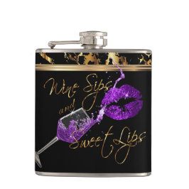 Petaca Sips de vino y labios morados dulces