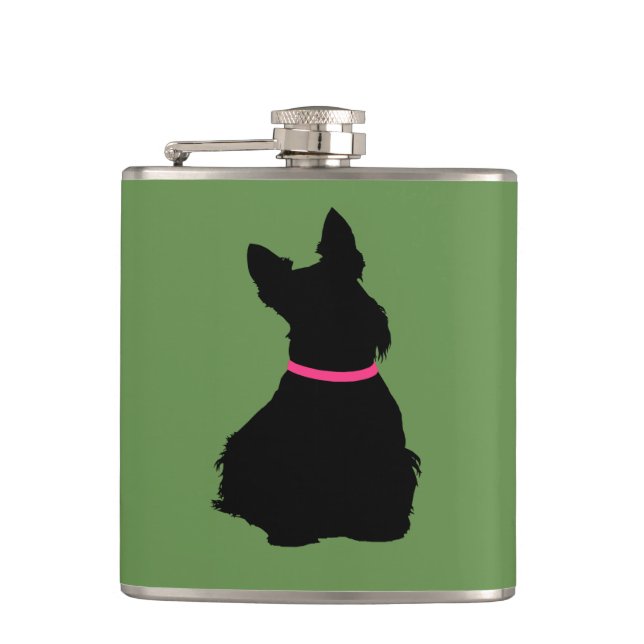 Petaca Terrier escocés negro sentado collar rosa (Anverso)