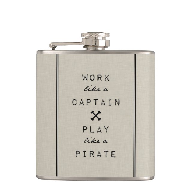Petaca Trabajo como un capitán Play Like A Pirate (Anverso)