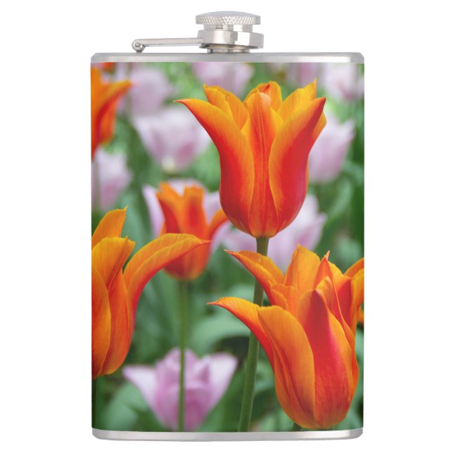 Petaca Tulipanes naranjas brillantes en el parque (Anverso)