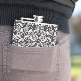 Petaca un patrón paisley negro y blanco