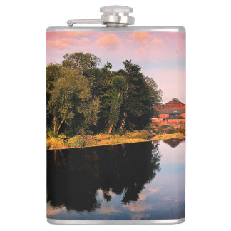 Petaca Un reflejo de los árboles - parte de la serie de á