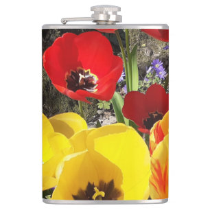 Petaca Vinilo de tulipanes amarillos y rojos envuelto