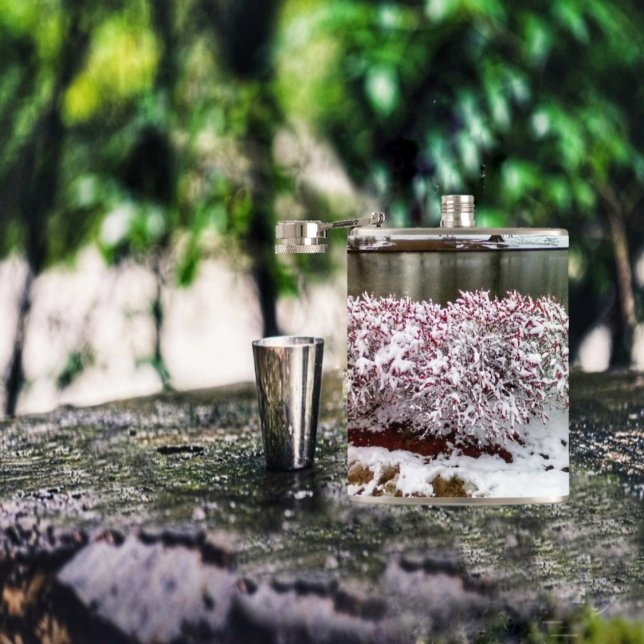 Petaca Winter Berries (This Winter Berries Hip Flask design, seems to cool, and refresh your favorite drink!
)
