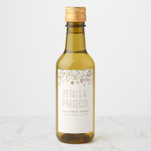 Petales y ducha de flores silvestres de Prosecco